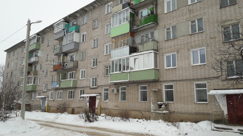 обл. Ивановская, р-н. Приволжский, г. Приволжск, ул. Железнодорожная, д. 20-фасад здания