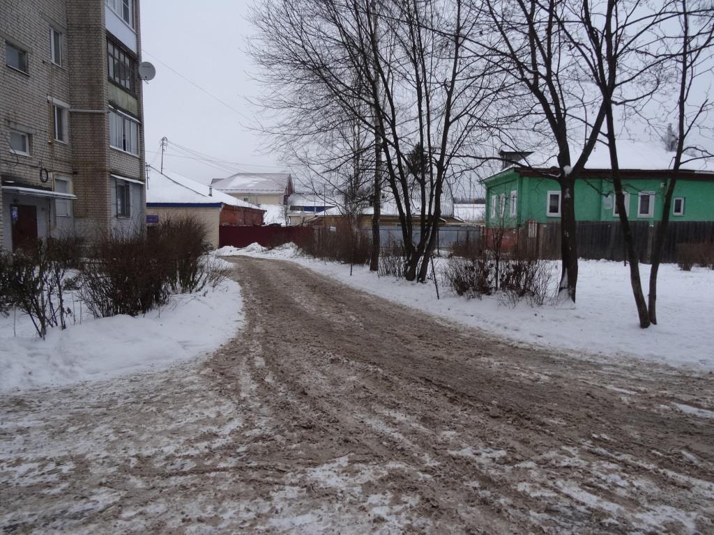 обл. Ивановская, р-н. Приволжский, г. Приволжск, ул. Революционная, д. 91-придомовая территория