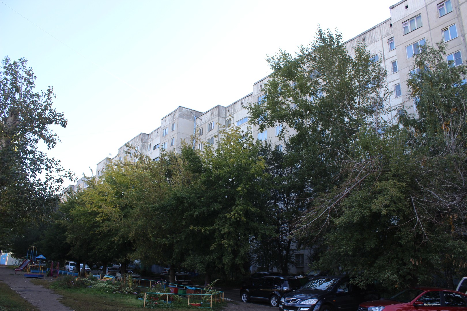 край. Алтайский, г. Барнаул, ул. Матросова, д. 12-фасад здания