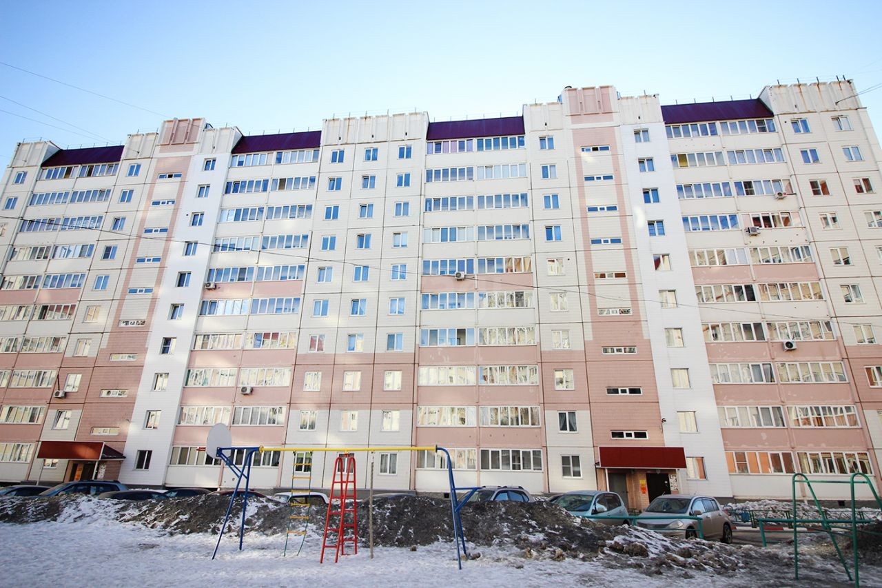 край. Алтайский, г. Барнаул, ул. Новгородская, д. 20-фасад здания
