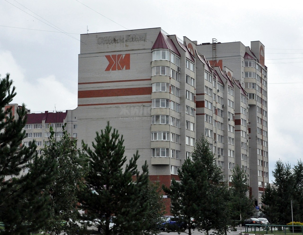 край. Алтайский, г. Барнаул, ул. Новгородская, д. 26-фасад здания
