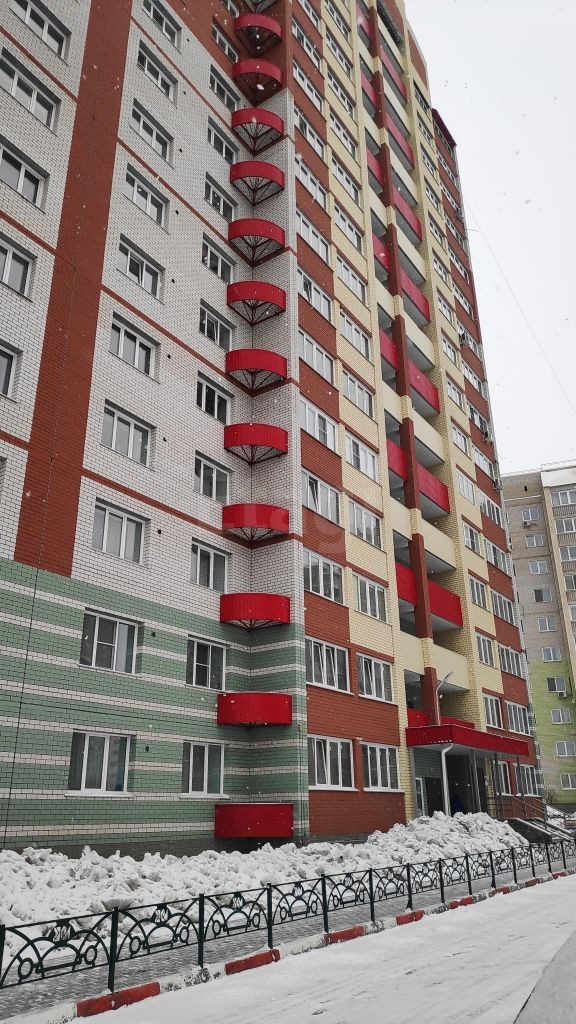 край. Алтайский, г. Барнаул, ул. Новгородская, д. 34-фасад здания