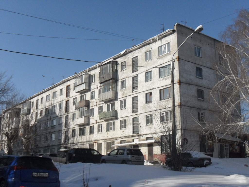 край. Алтайский, г. Барнаул, ул. Новороссийская, д. 9-фасад здания