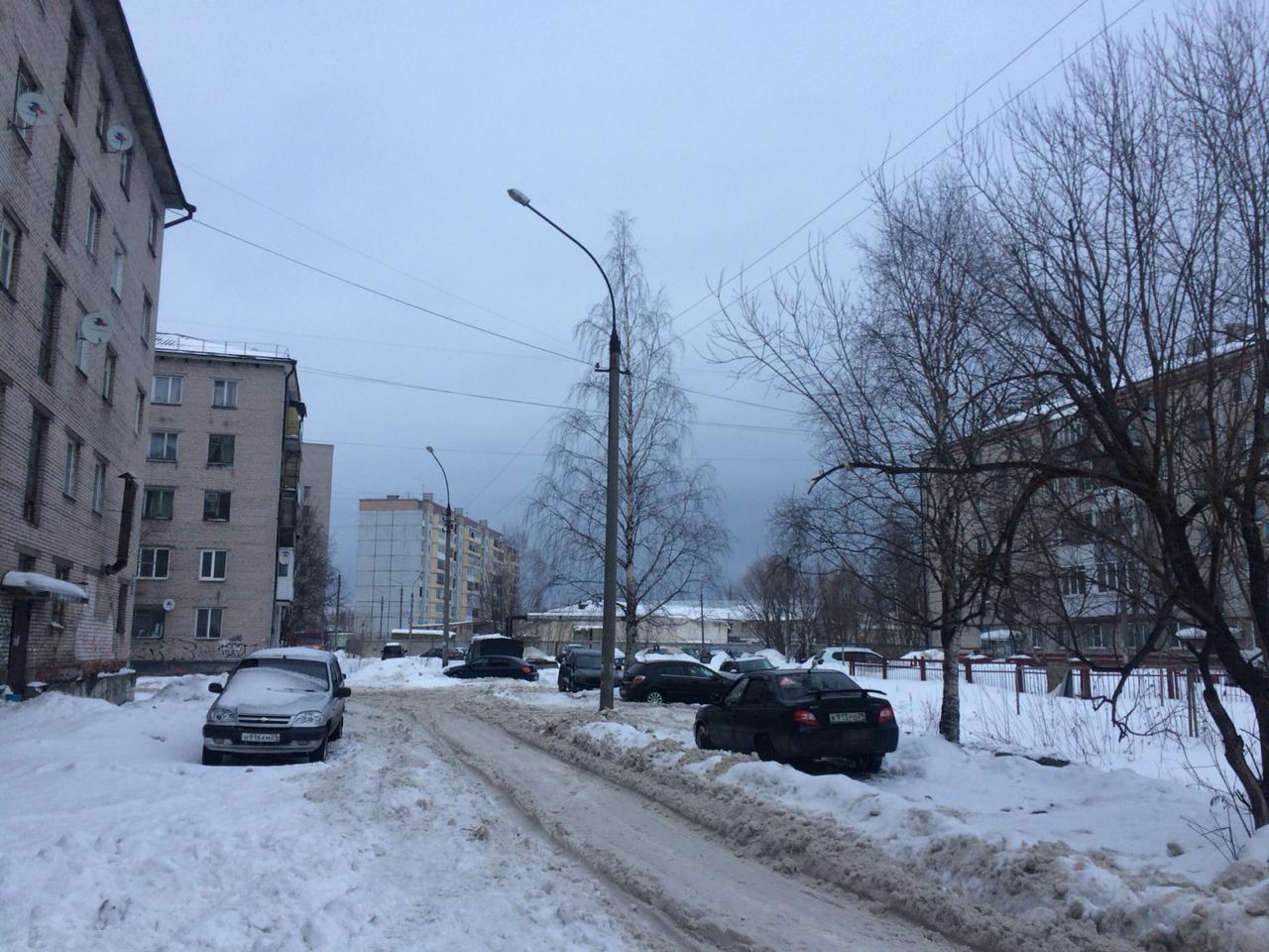 обл. Архангельская, г. Архангельск, пр-кт. Ленинградский, д. 335, к. 1-придомовая территория