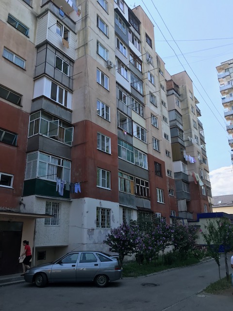 Респ. Кабардино-Балкарская, г. Нальчик, ул. Ахохова, д. 94-фасад здания