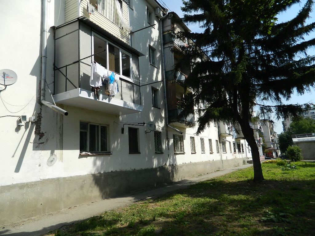 Респ. Кабардино-Балкарская, г. Нальчик, ул. Идарова, д. 1-фасад здания