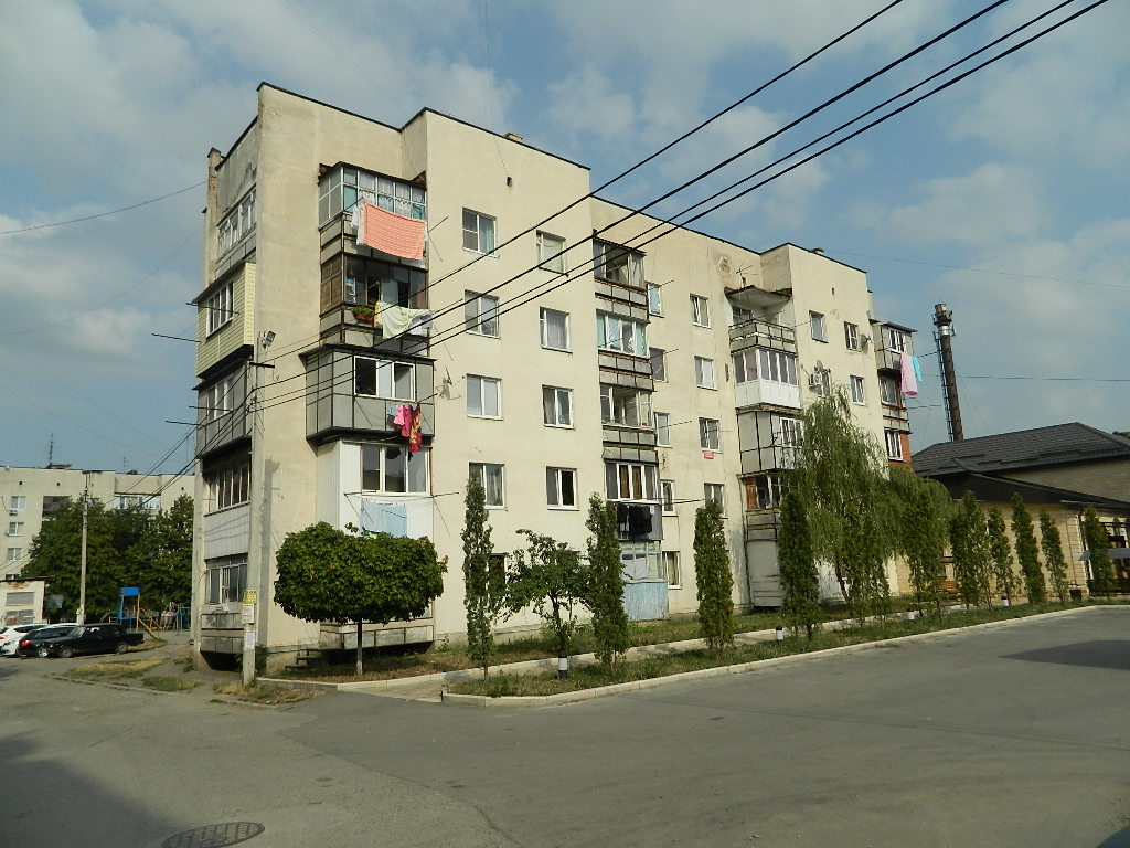 Респ. Кабардино-Балкарская, г. Нальчик, ул. Мусова, д. 12-фасад здания