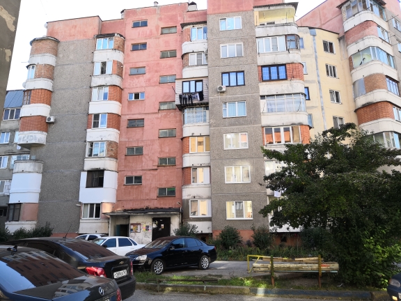 Респ. Кабардино-Балкарская, г. Нальчик, ул. Тарчокова, д. 54 а-фасад здания