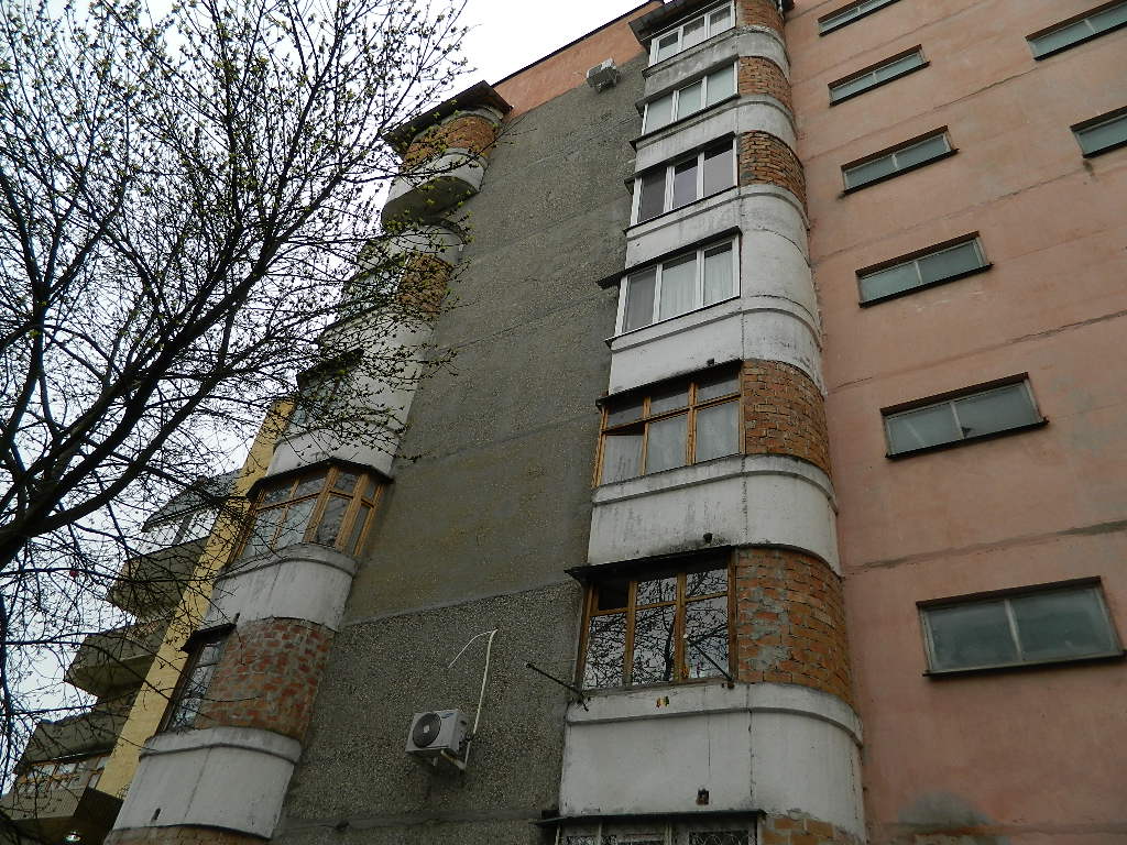 Респ. Кабардино-Балкарская, г. Нальчик, ул. Тарчокова, д. 54 в-фасад здания