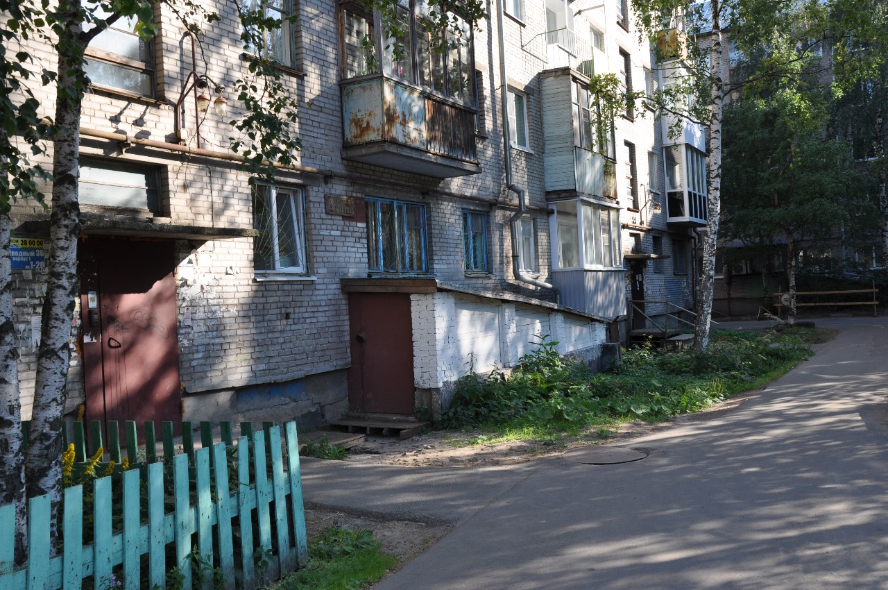 обл. Архангельская, г. Архангельск, пр-кт. Обводный Канал, д. 36, к. 1-придомовая территория