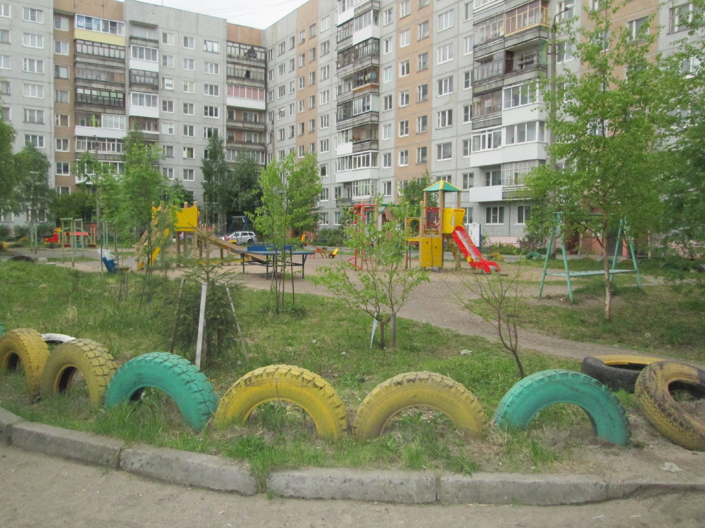 обл. Архангельская, г. Архангельск, ул. Прокопия Галушина, д. 28, к. 4-придомовая территория