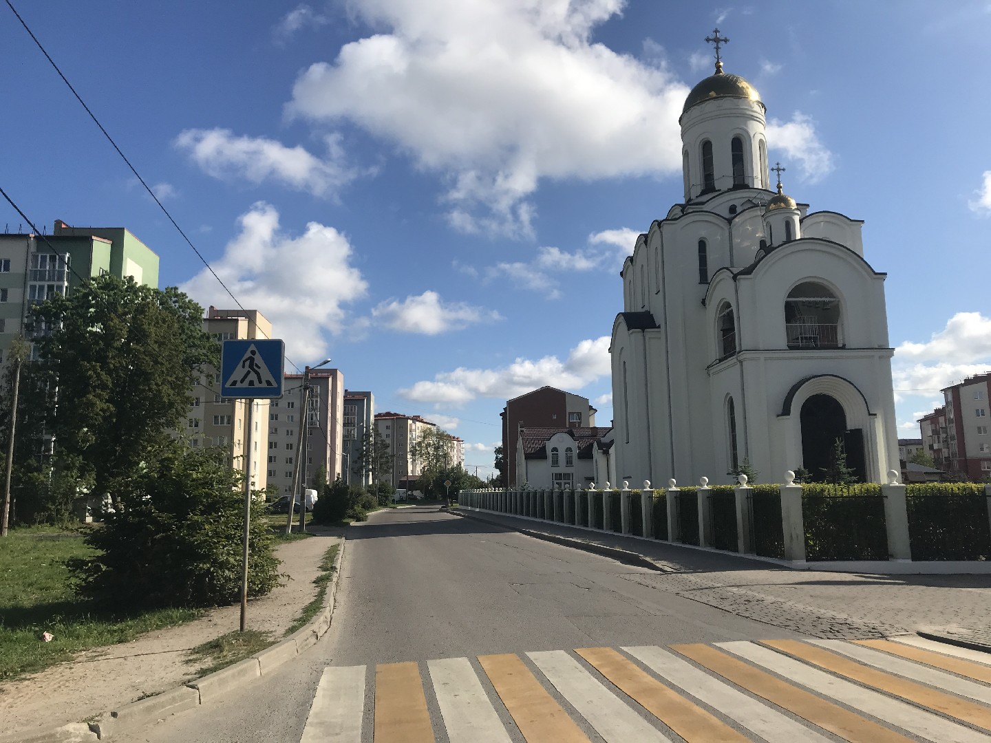 обл. Калининградская, г. Калининград, пер. Лукашова, д. 2-придомовая территория