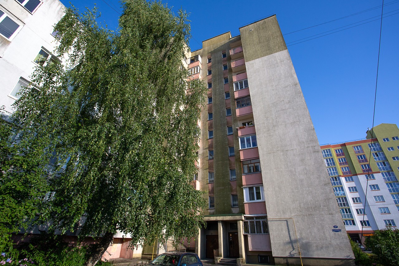 обл. Калининградская, г. Калининград, ул. Н.Карамзина, д. 37-фасад здания