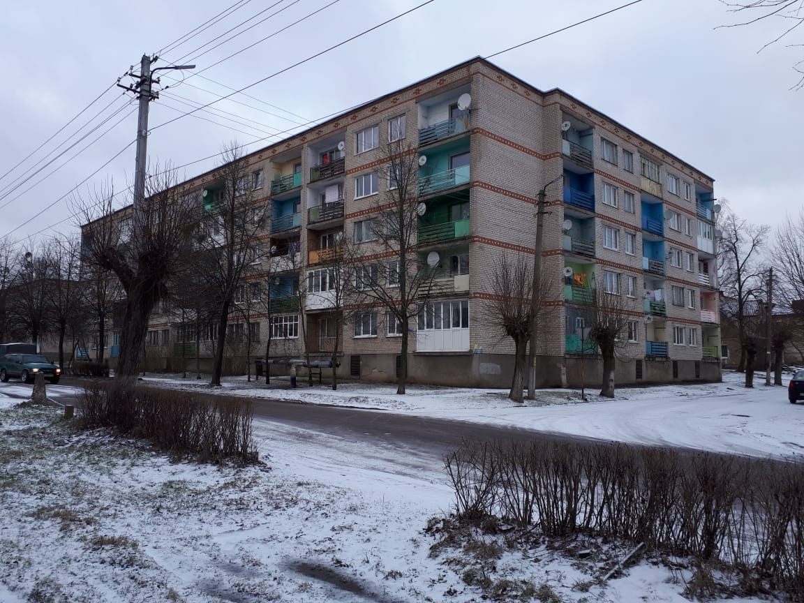 обл. Калининградская, р-н. Озерский, г. Озерск, ул. Пограничная, д. 28-фасад здания