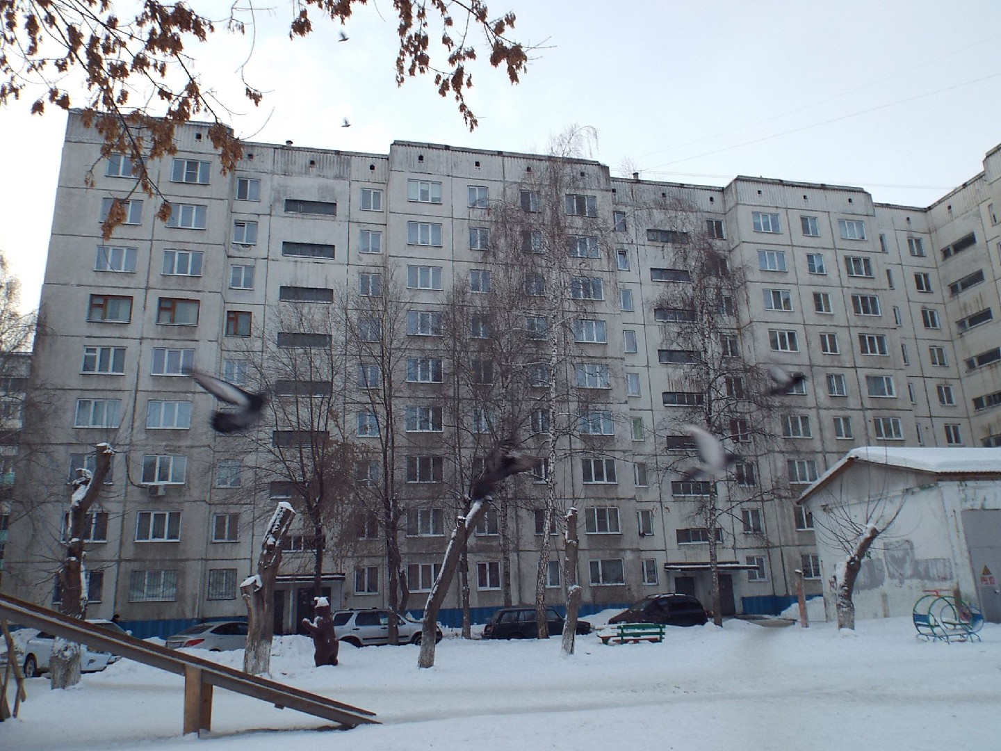 край. Алтайский, г. Барнаул, ул. Панфиловцев, д. 35-фасад здания