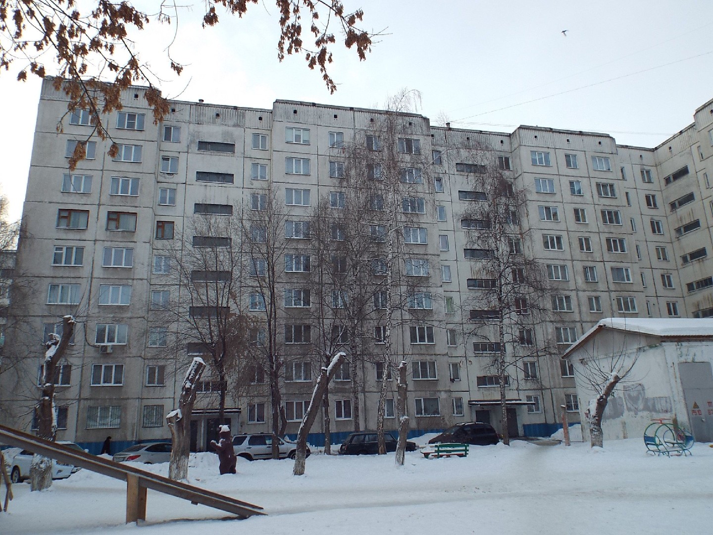 край. Алтайский, г. Барнаул, ул. Панфиловцев, д. 35-фасад здания