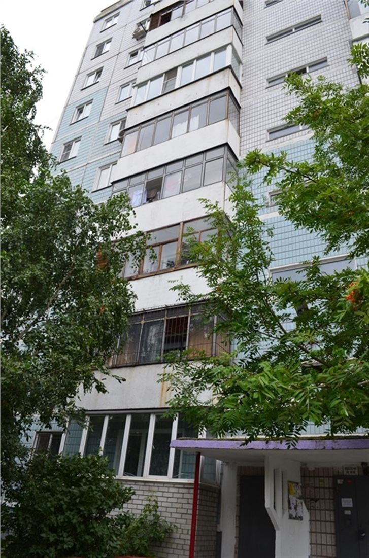 край. Алтайский, г. Барнаул, ул. Папанинцев, д. 131-фасад здания