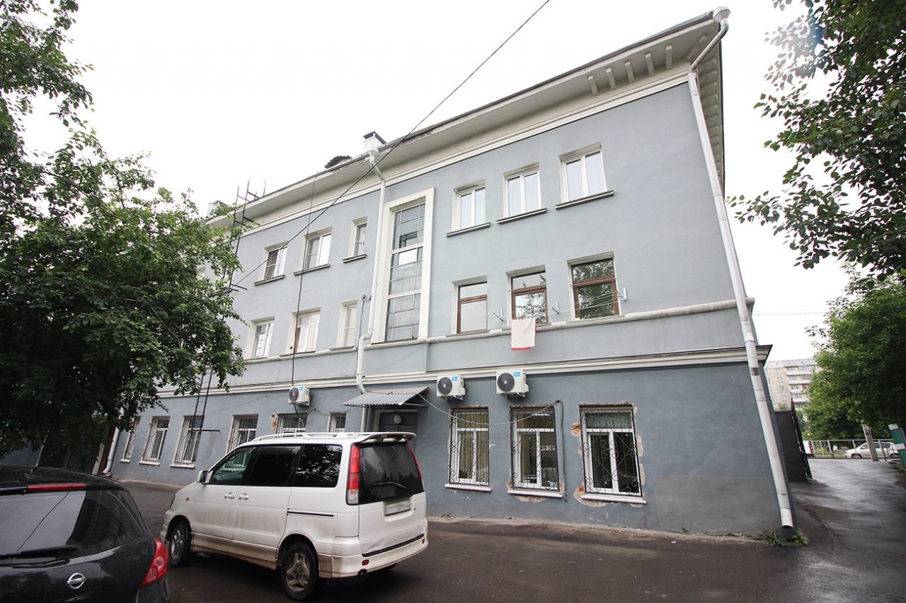 край. Алтайский, г. Барнаул, ул. Партизанская, д. 120-фасад здания