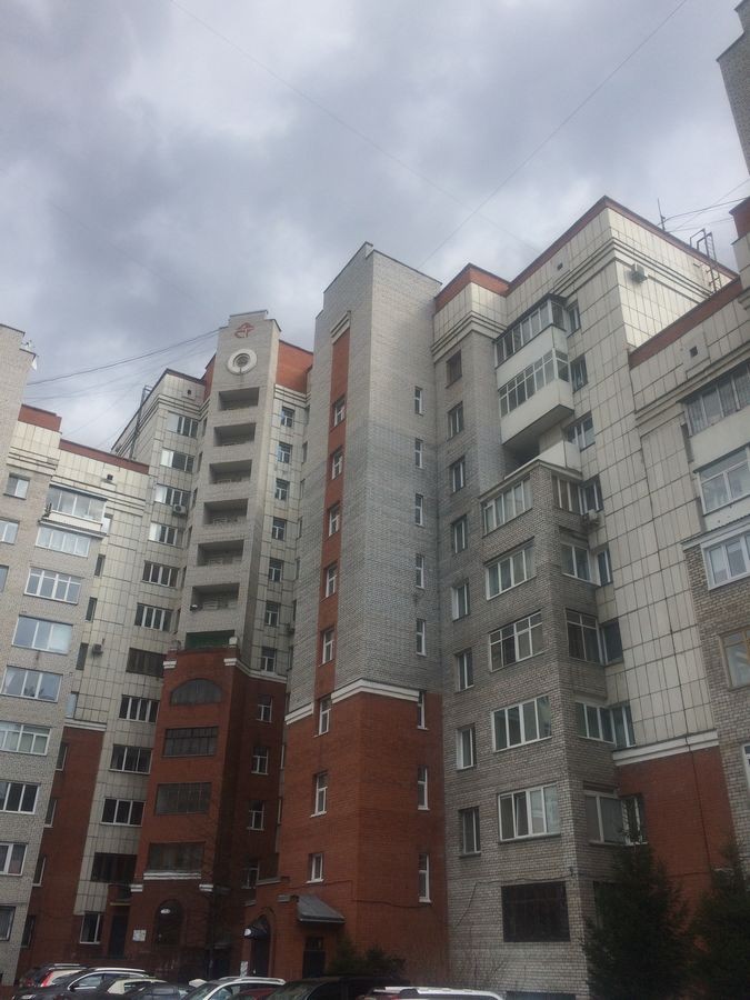 край. Алтайский, г. Барнаул, ул. Партизанская, д. 132-фасад здания
