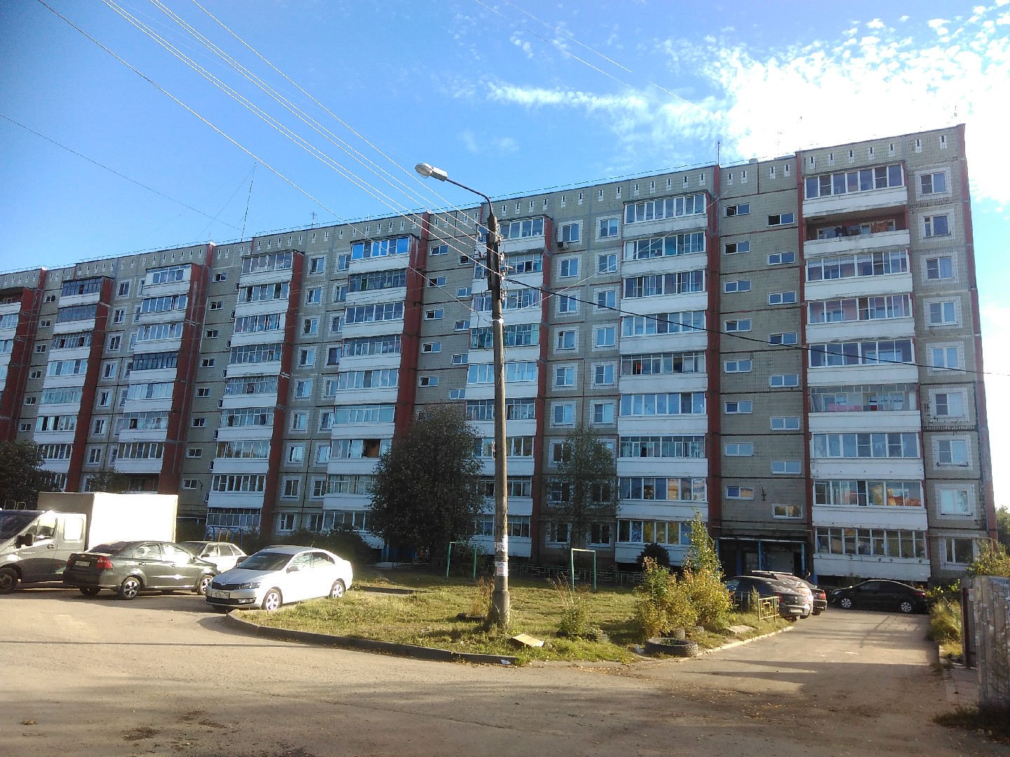 обл. Калужская, г. Калуга, ул. Тепличная, д. 8-фасад здания