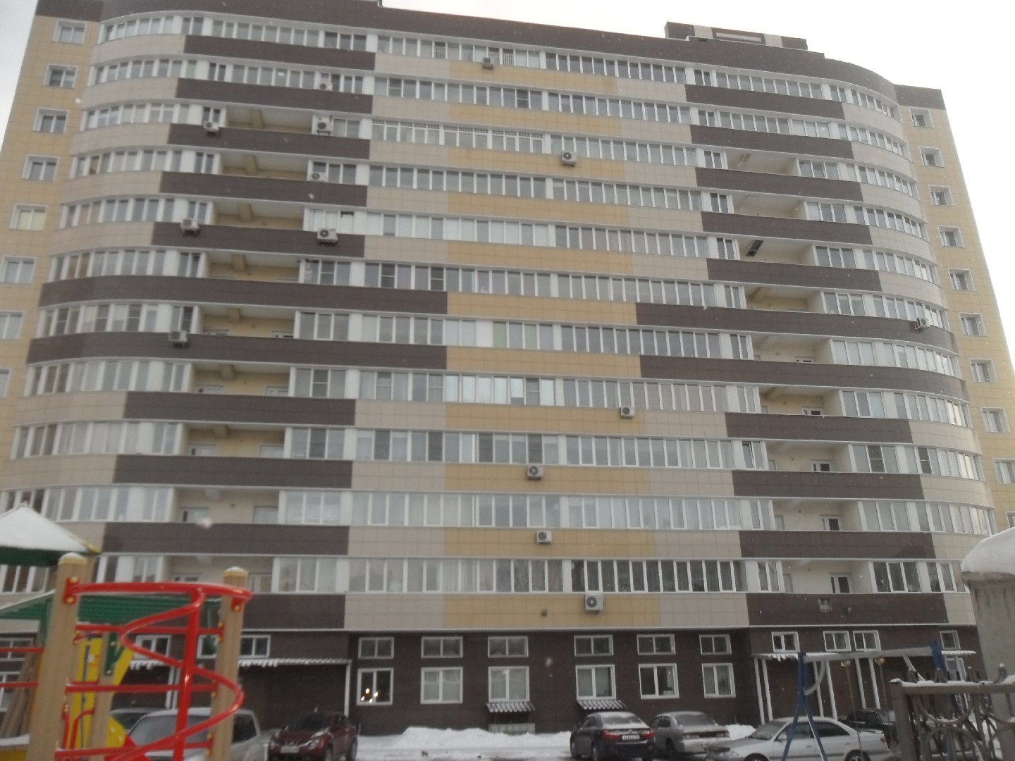 край. Алтайский, г. Барнаул, ул. Петра Сухова, д. 2а-фасад здания