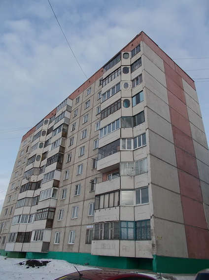 край. Алтайский, г. Барнаул, ул. Петра Сухова, д. 70-фасад здания