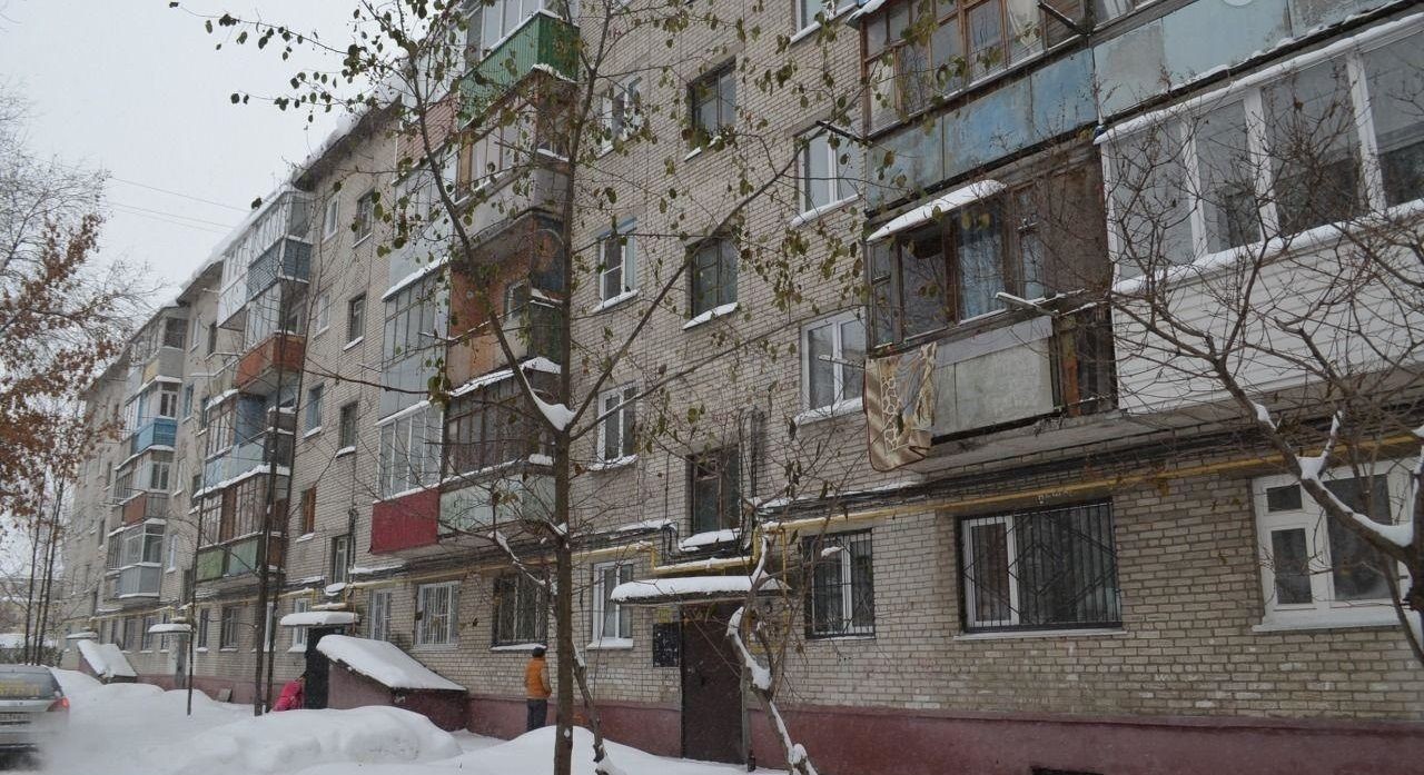 край. Алтайский, г. Барнаул, ул. Петра Сухова, д. 70А-фасад здания