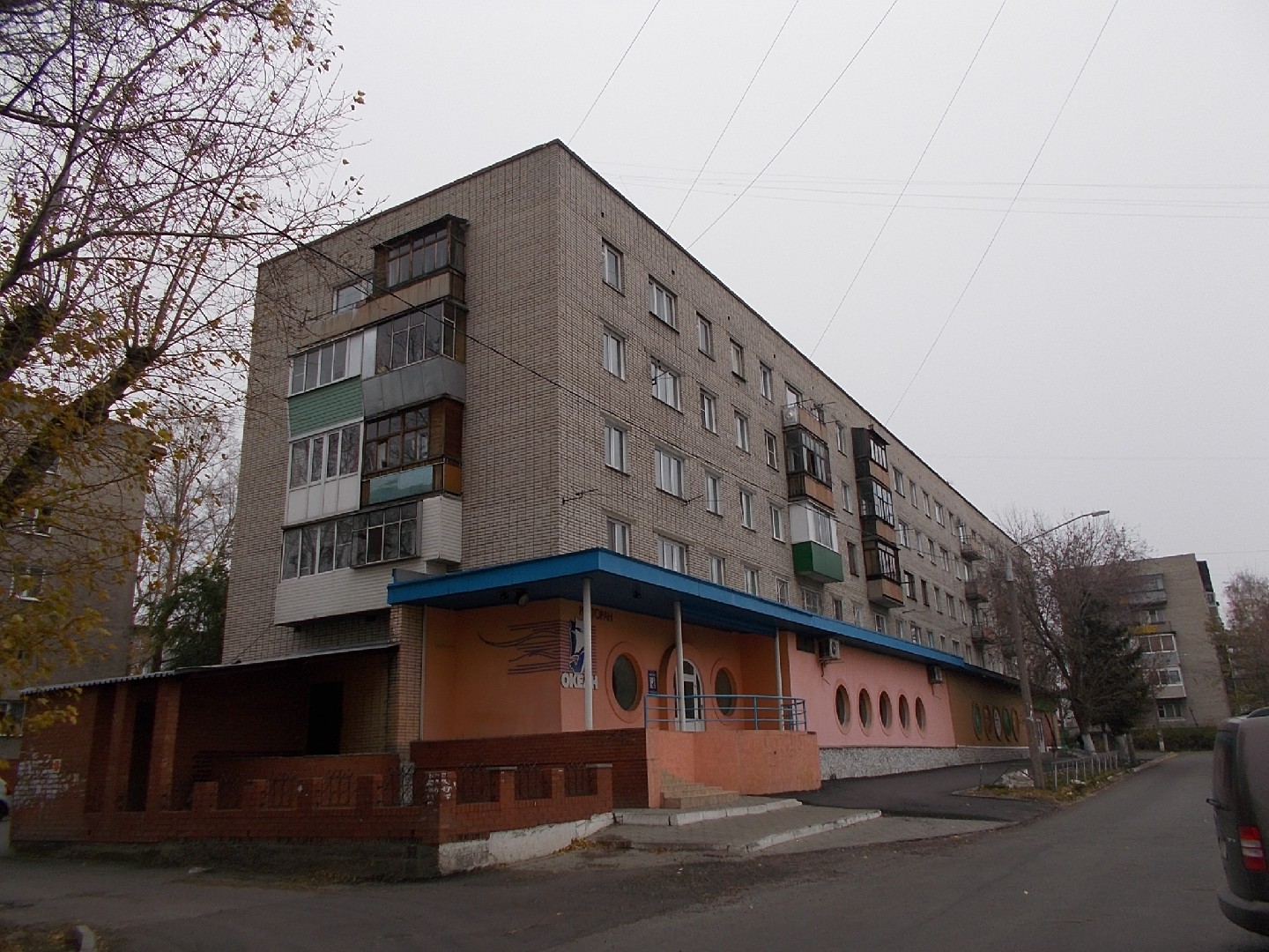 край. Алтайский, г. Барнаул, ул. Полярная, д. 32-фасад здания
