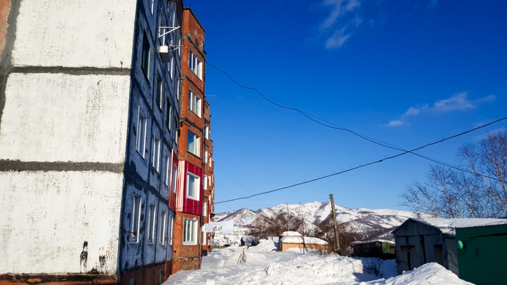 край. Камчатский, г. Петропавловск-Камчатский, ул. Петра Ильичева, д. 62-придомовая территория