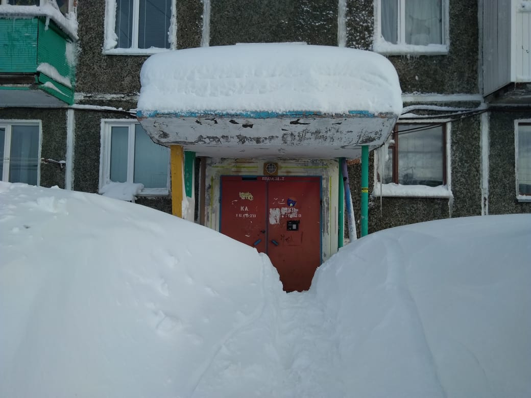 край. Камчатский, г. Петропавловск-Камчатский, ул. Пономарева, д. 4-вход снаружи