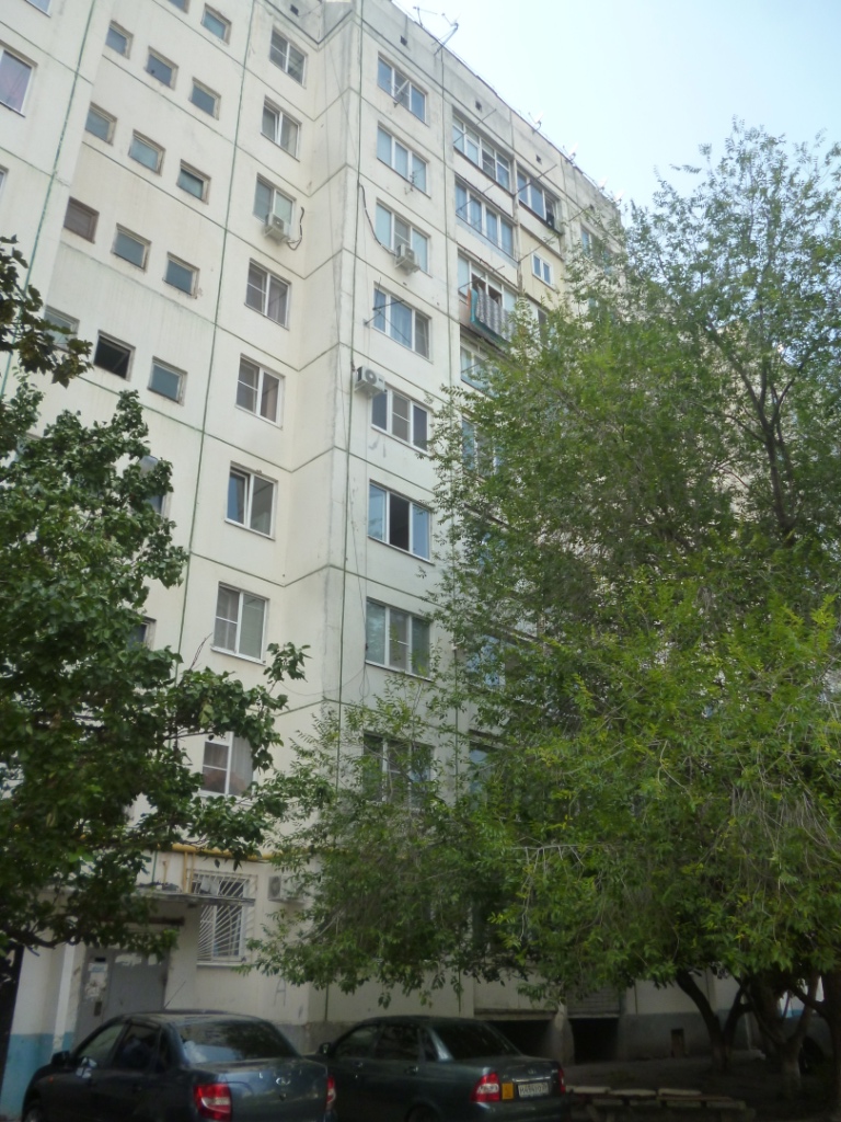 Респ. Карачаево-Черкесская, г. Черкесск, ул. Гутякулова, д. 22-фасад здания