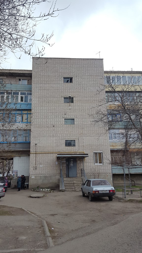 Респ. Карачаево-Черкесская, г. Черкесск, ул. Гутякулова, д. 28-фасад здания