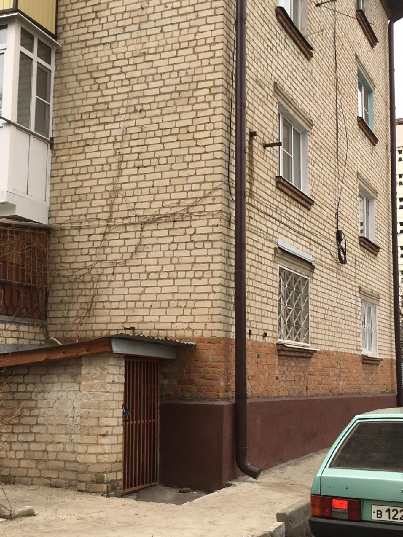 Респ. Карачаево-Черкесская, г. Черкесск, ул. Жуковского, д. 11-фасад здания