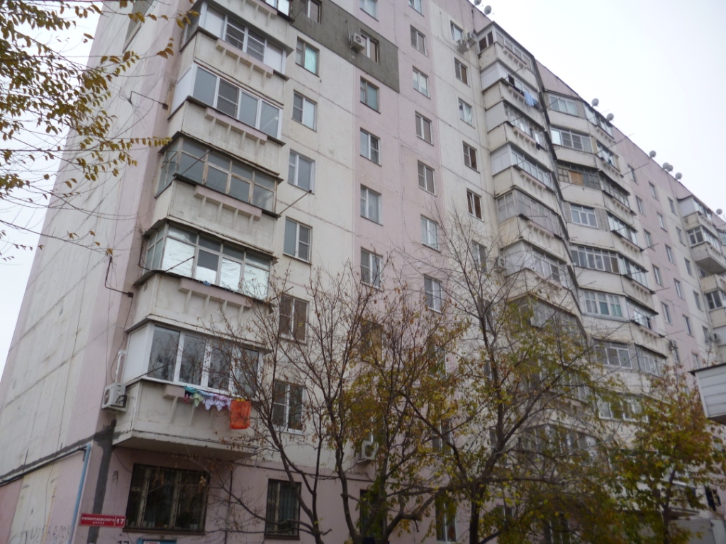 Респ. Карачаево-Черкесская, г. Черкесск, ул. Калантаевского, д. 17-фасад здания