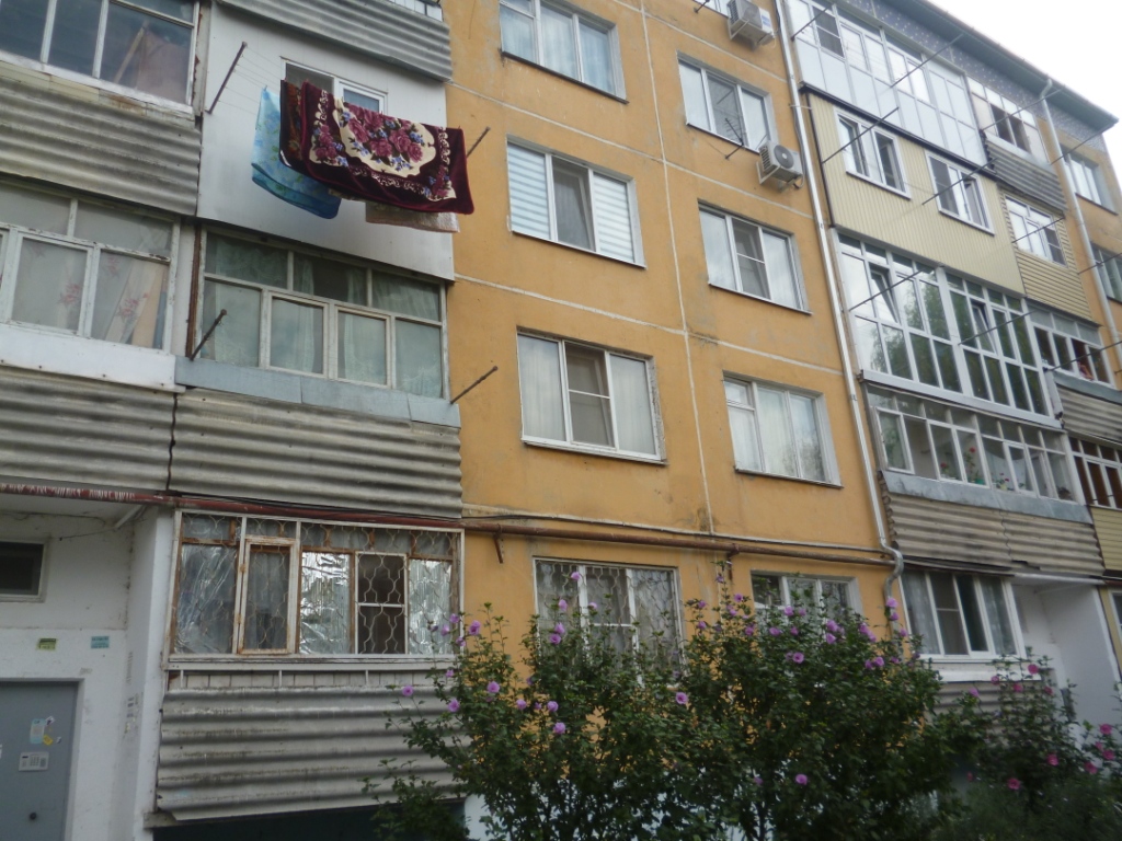 Респ. Карачаево-Черкесская, г. Черкесск, ул. Магазинная, д. 26-фасад здания