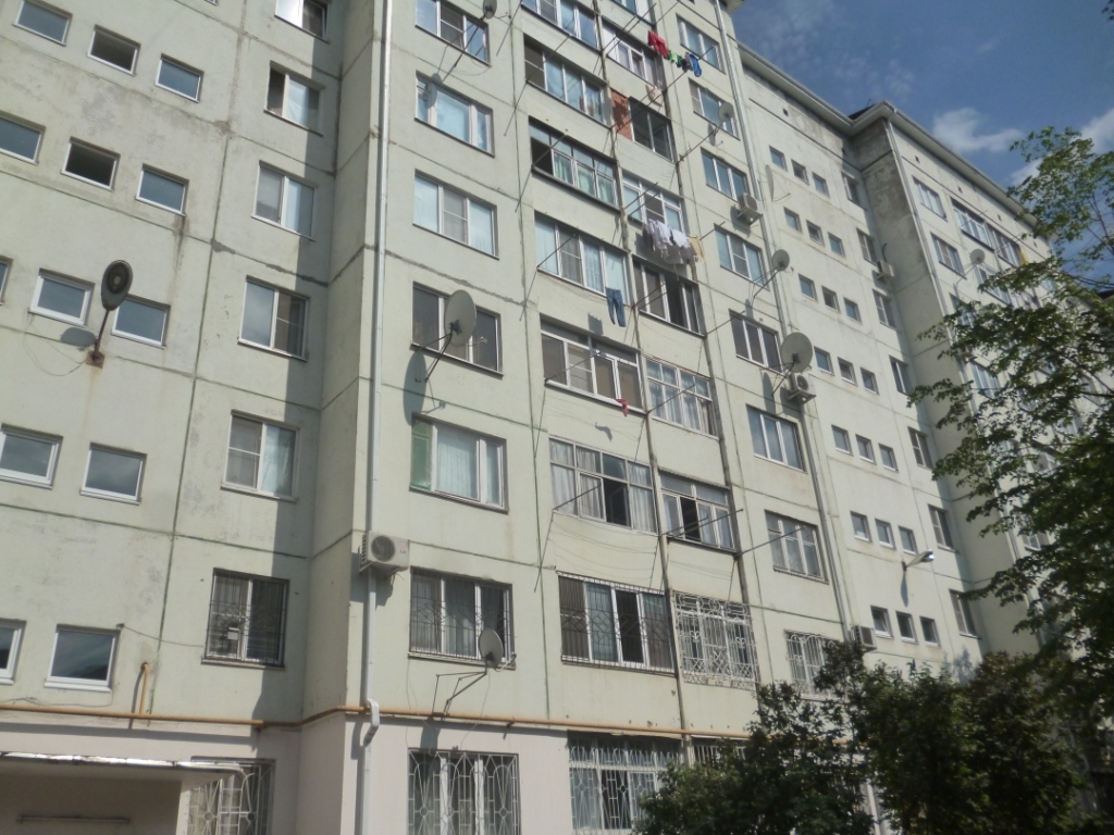 Респ. Карачаево-Черкесская, г. Черкесск, ул. Советская, д. 74-фасад здания