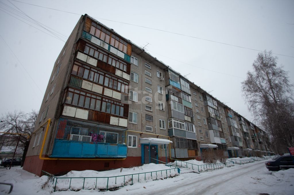 край. Алтайский, г. Барнаул, ул. Попова, д. 49-фасад здания