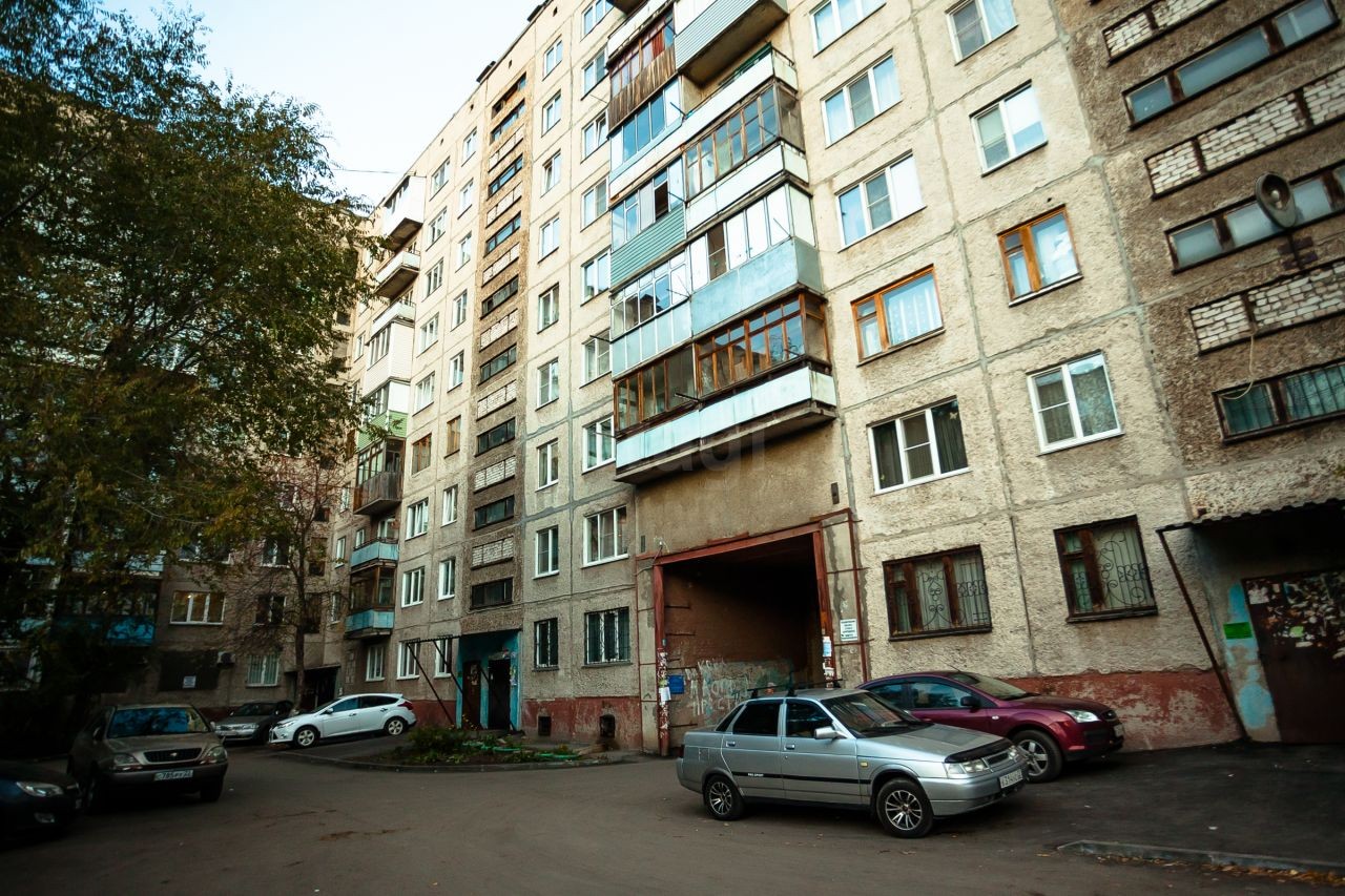 край. Алтайский, г. Барнаул, ул. Попова, д. 72-фасад здания