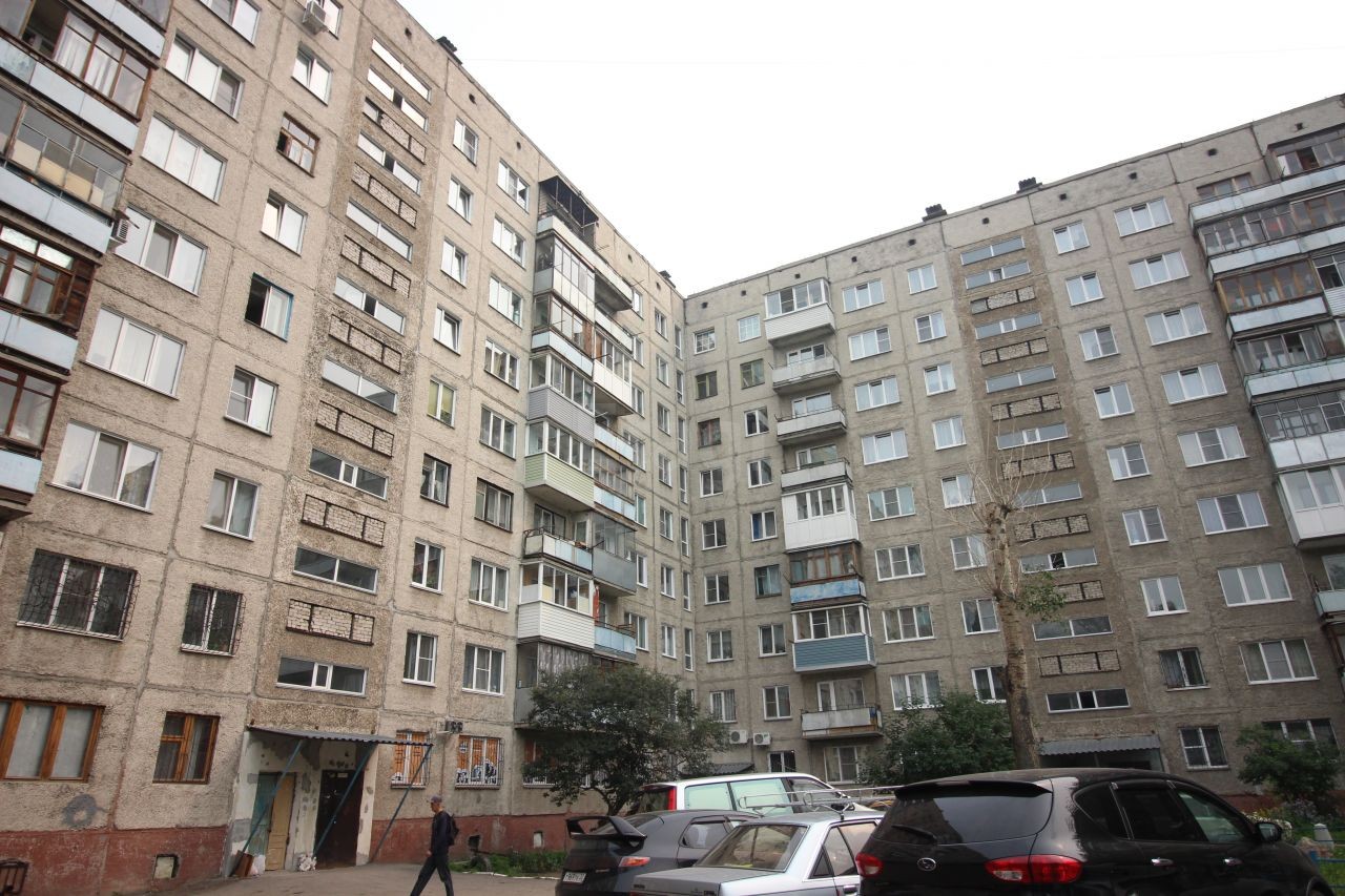 край. Алтайский, г. Барнаул, ул. Попова, д. 76-фасад здания