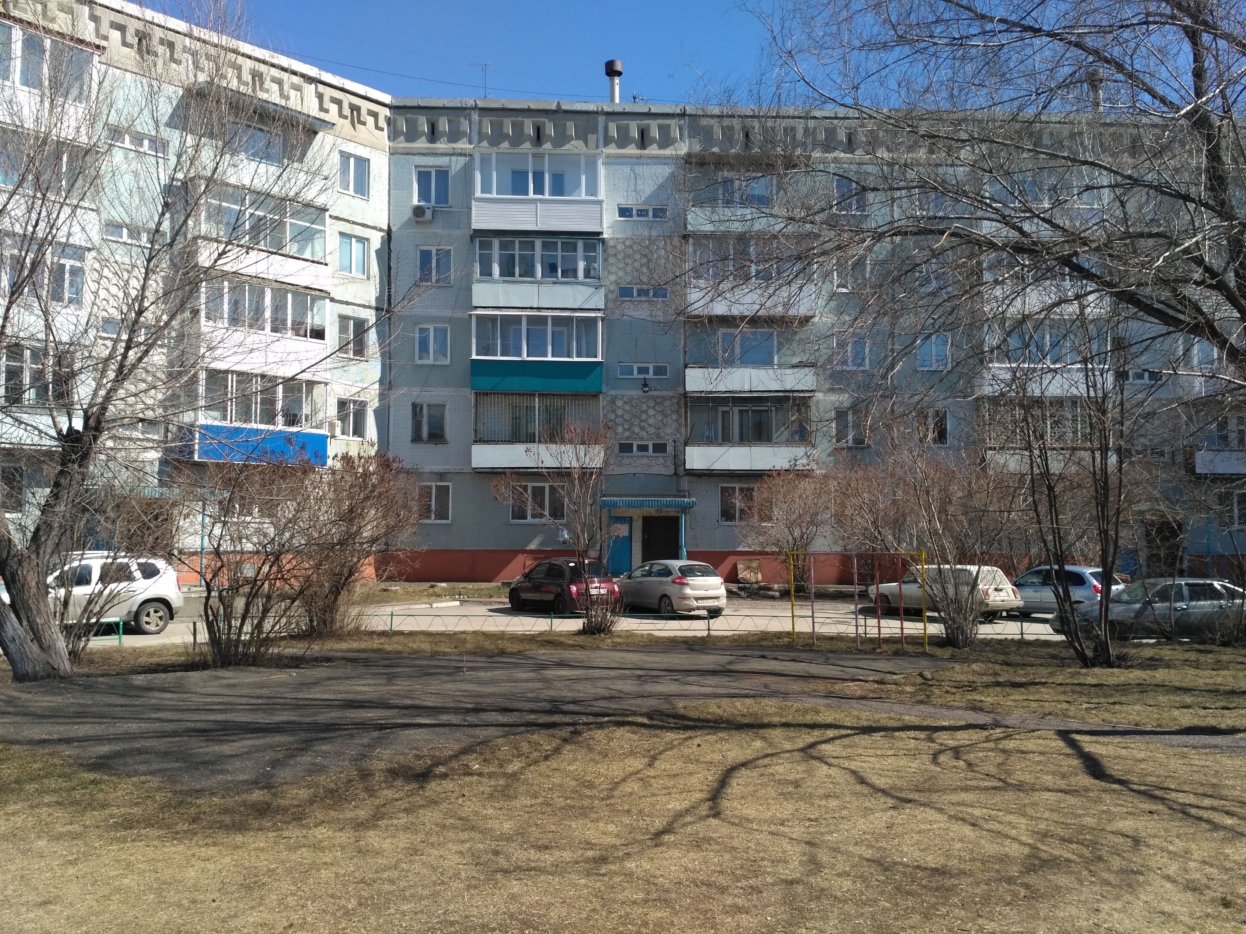 обл. Кемеровская, г. Белово, мкр. 3-й, д. 80-фасад здания
