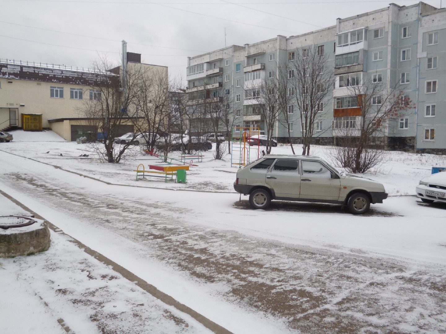 обл. Кемеровская, г. Березовский, ул. 8 Марта, д. 3-придомовая территория