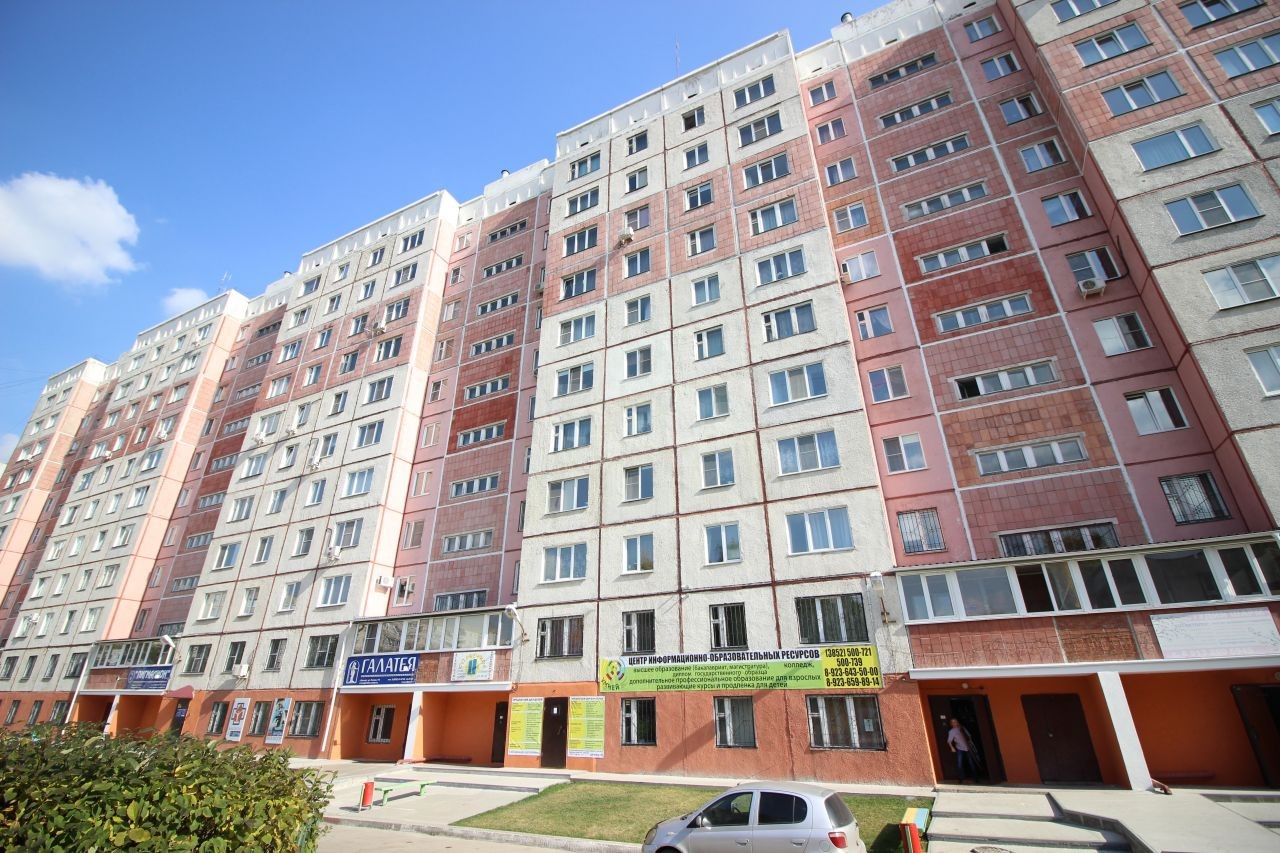 край. Алтайский, г. Барнаул, ул. Попова, д. 114-фасад здания