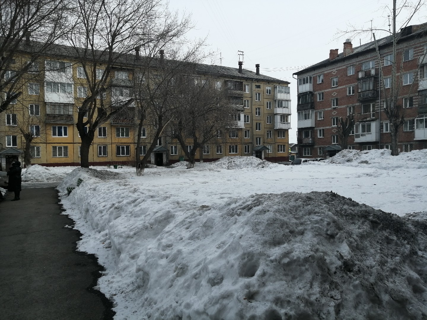 обл. Кемеровская, г. Кемерово, ул. Гагарина, д. 120-придомовая территория