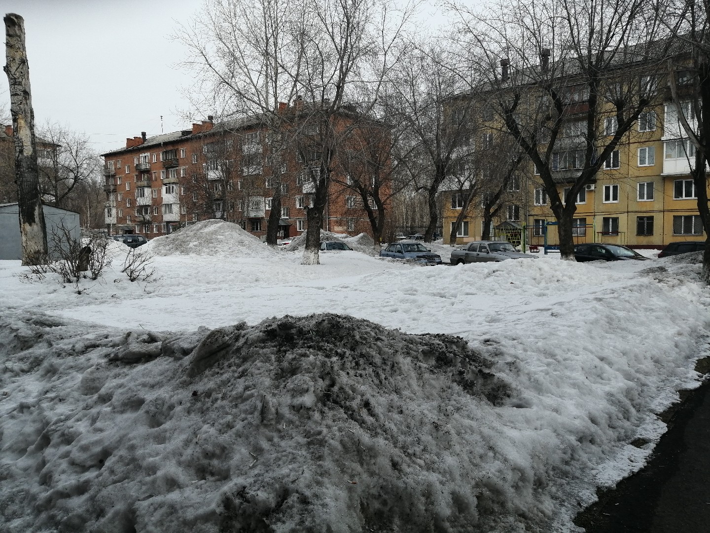 обл. Кемеровская, г. Кемерово, ул. Гагарина, д. 120-придомовая территория