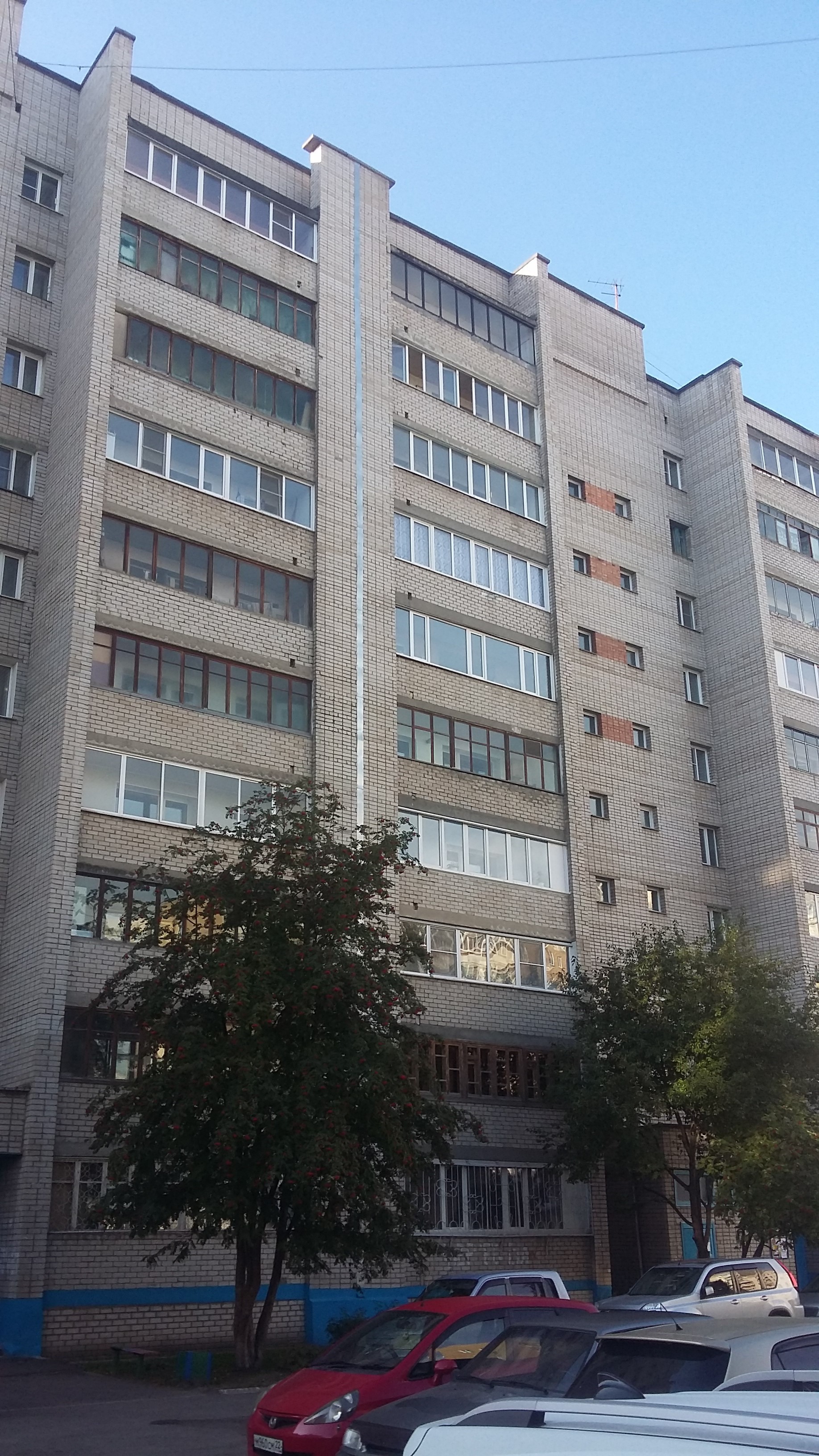 край. Алтайский, г. Барнаул, ул. Попова, д. 129-фасад здания