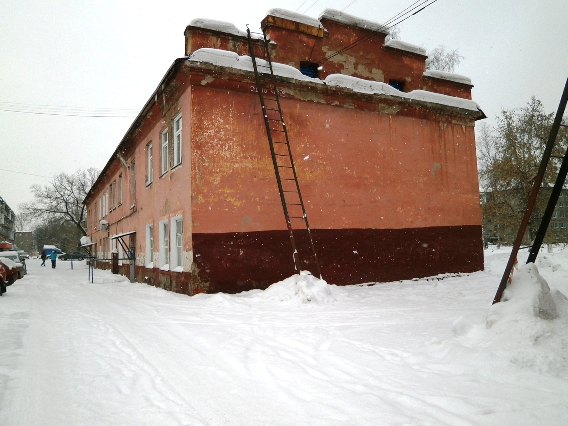 обл. Кемеровская, г. Кемерово, ул. Инициативная, д. 28-фасад здания