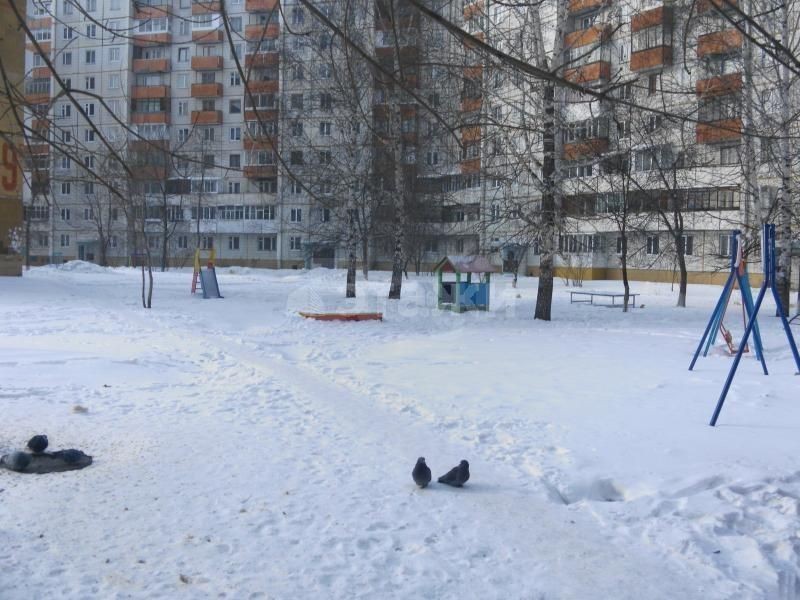 обл. Кемеровская, г. Кемерово, пр-кт. Комсомольский, д. 49, к. А-придомовая территория