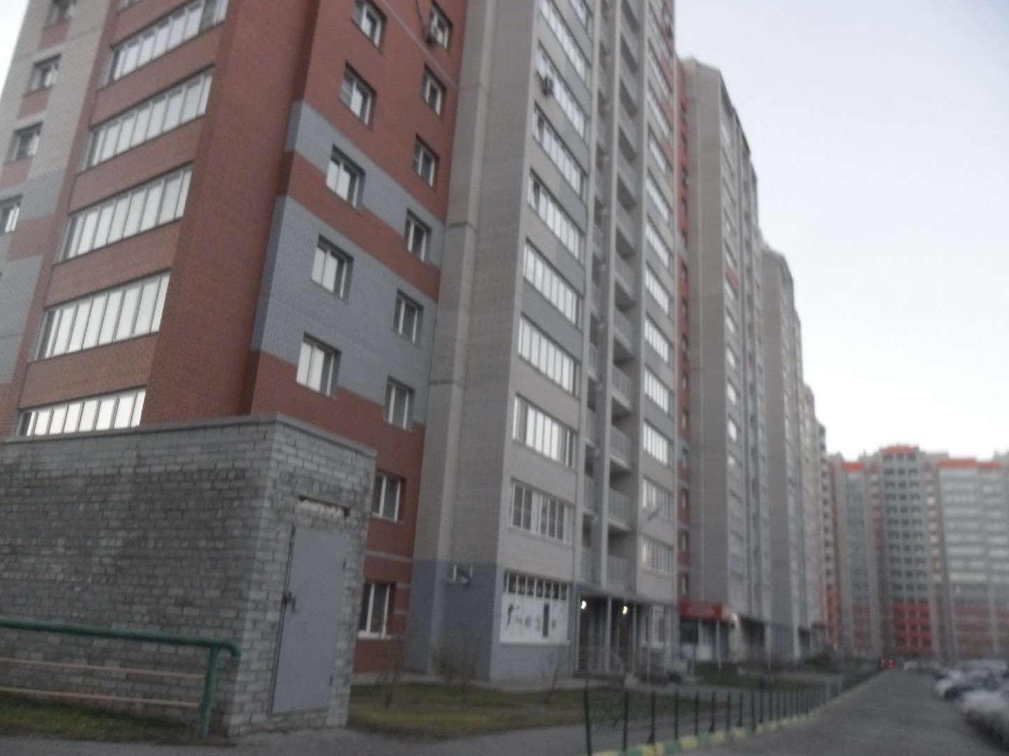 край. Алтайский, г. Барнаул, ул. Попова, д. 150-фасад здания