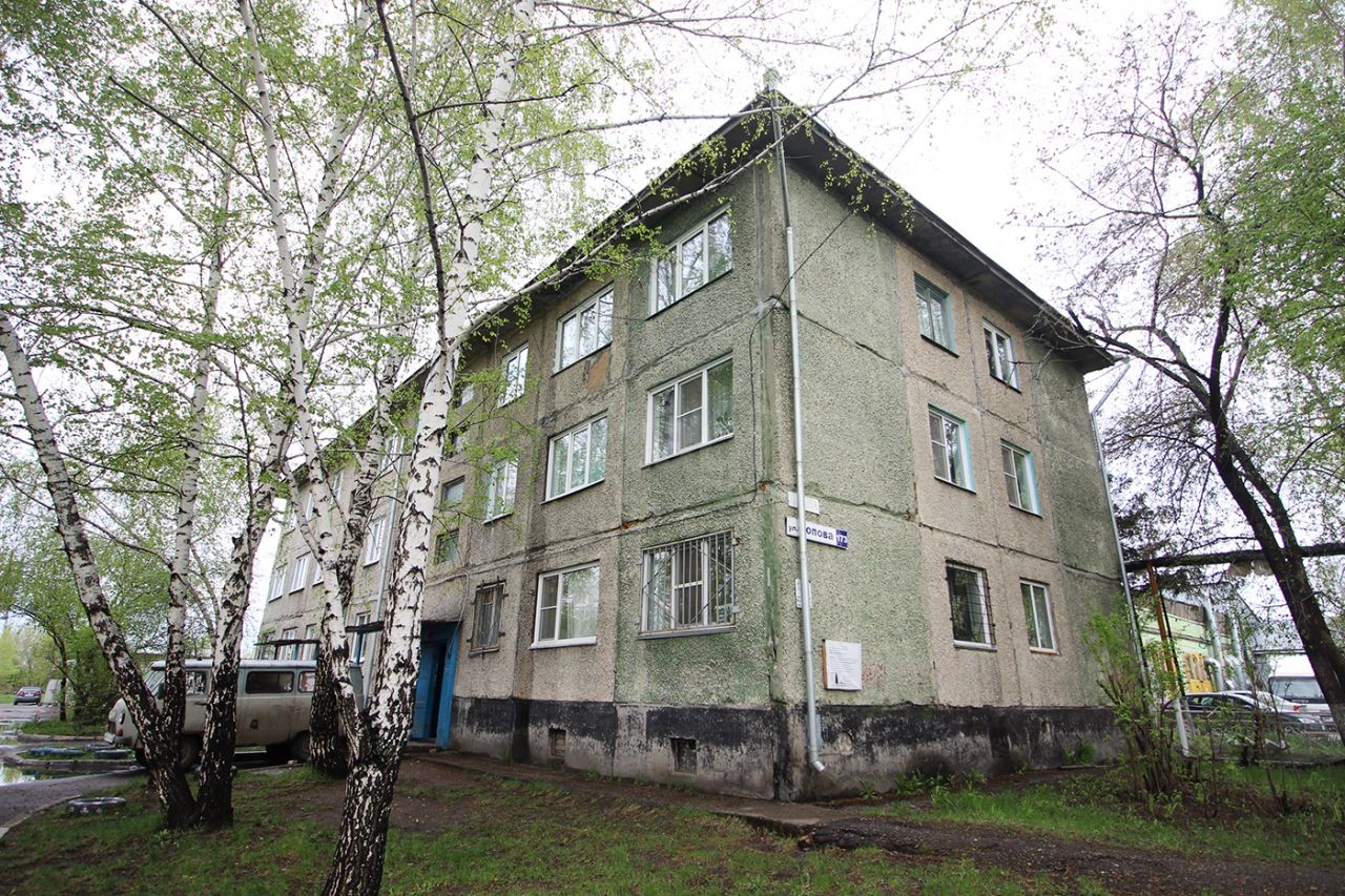 край. Алтайский, г. Барнаул, ул. Попова, д. 173-фасад здания