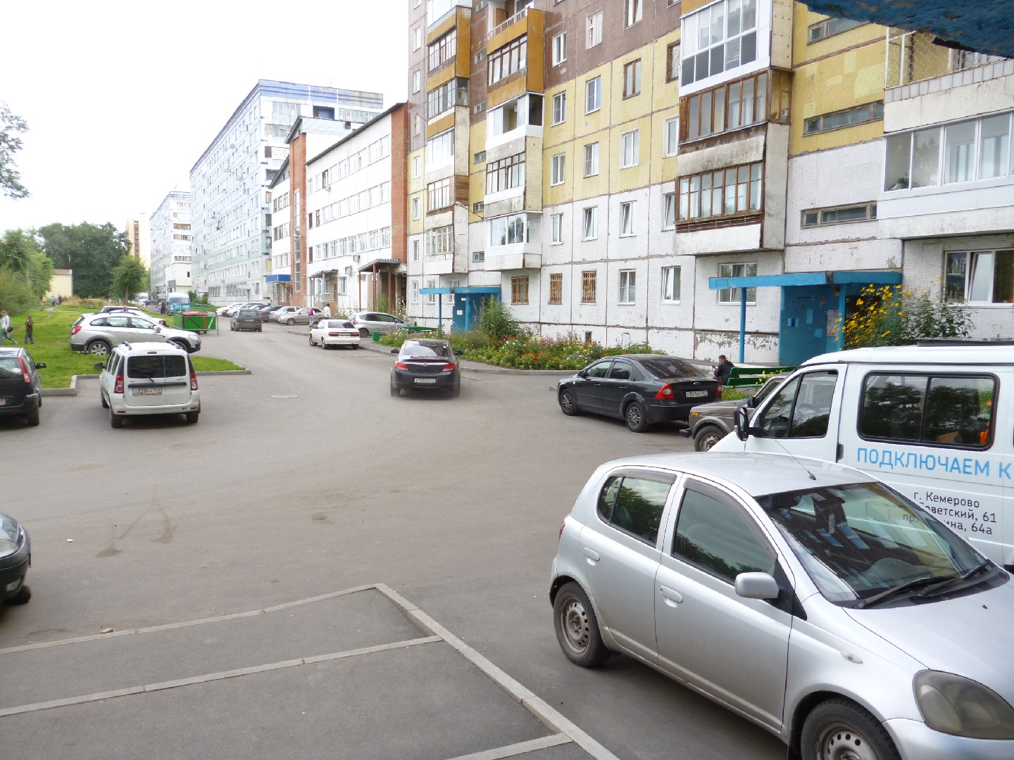 обл. Кемеровская, г. Кемерово, пр-кт. Московский, д. 31-придомовая территория